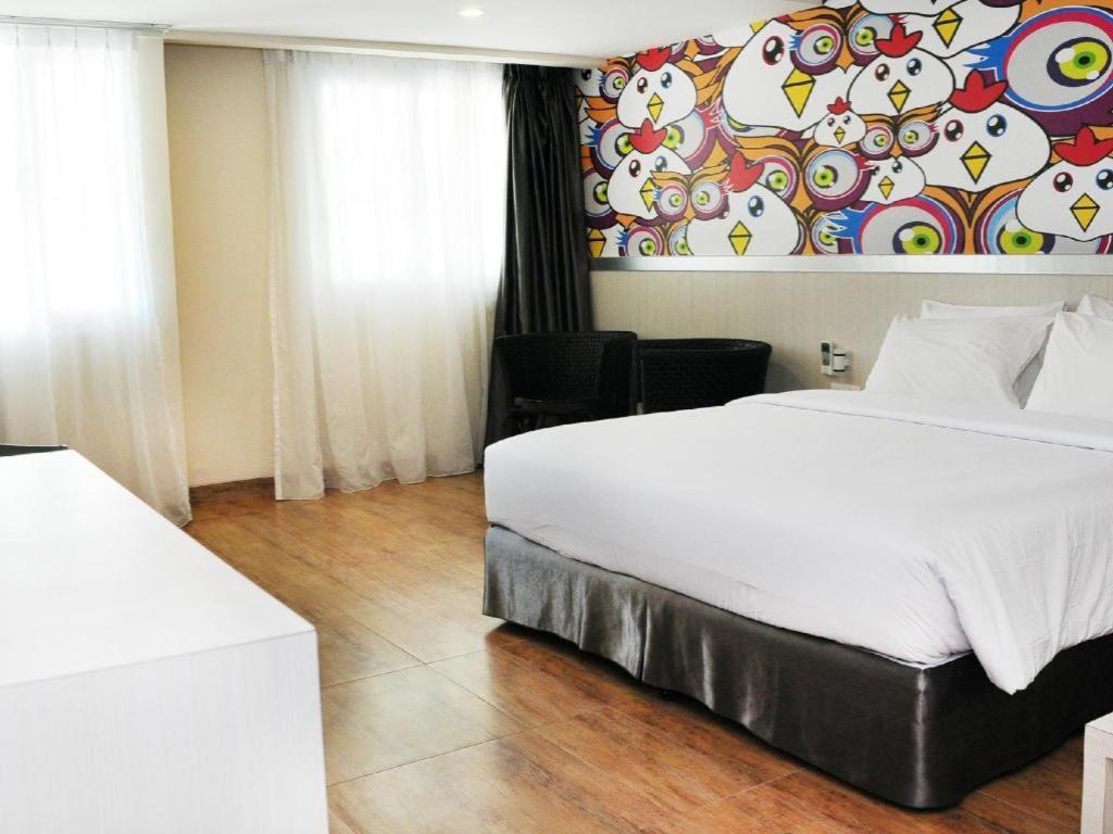 Nite And Day Batam Jodoh Square Hotel Exterior photo